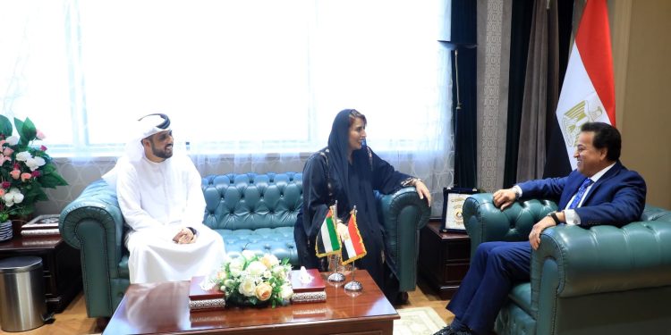 مصر والإمارات تبحثان تعزيز التعاون فى قطاع الصحة