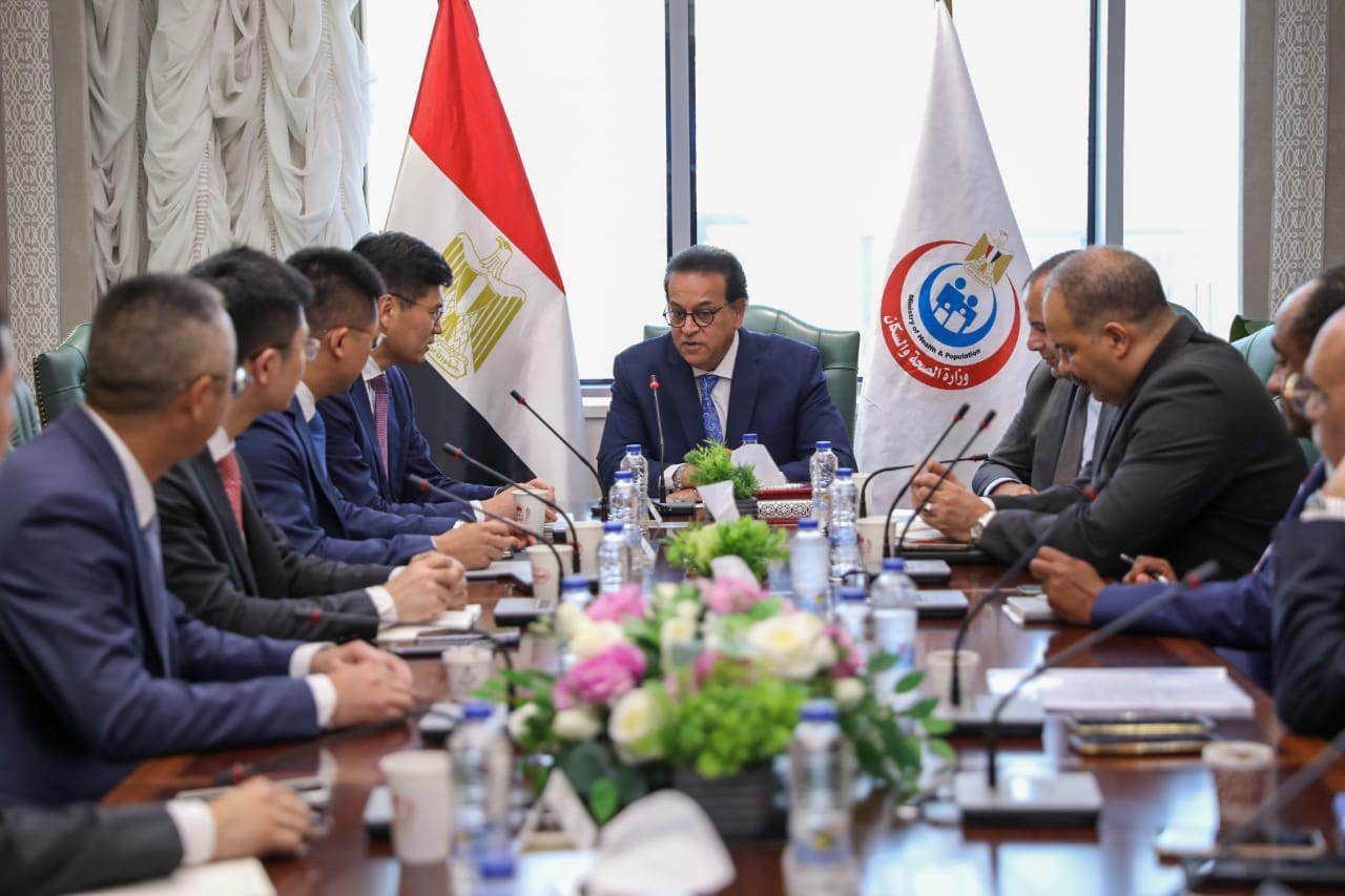 الحكومة تبحث تعزيز التعاون مع "هواوي" في تطوير المنظومة الصحية
