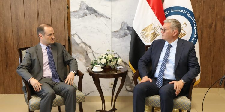 وزير البترول: ندعم جهود "أباتشى" فى عمليات الاستكشاف وإنتاج الغاز بمصر