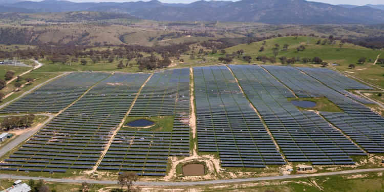 أستراليا تقر خطة لبناء أكبر محطة للطاقة الشمسية في العالم