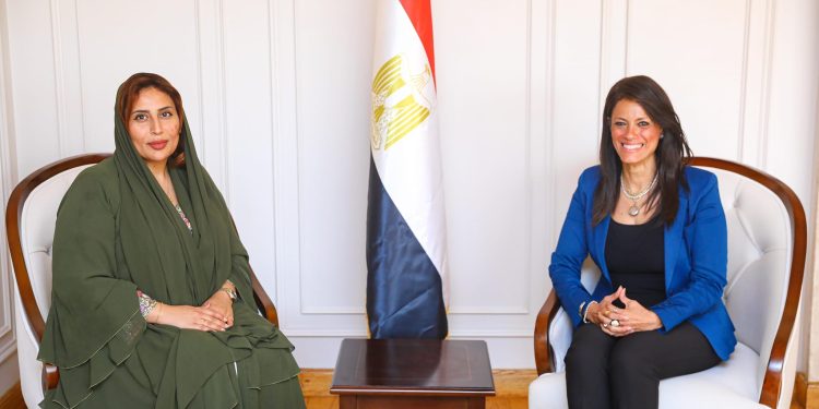 وزيرة التخطيط: تهيئة بيئة العمل لتوسيع الاستثمارات الإماراتية فى مصر