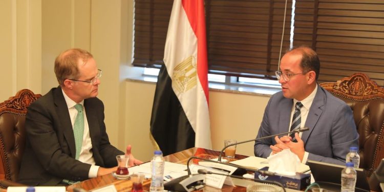 وزير المالية: نتطلع لزيادة المشروعات البريطانية فى قطاعات الإنتاج بمصر