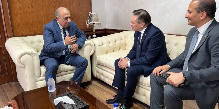 وزير الكهرباء يتابع مستجدات تنفيذ مشروع محطة الضبعة النووية