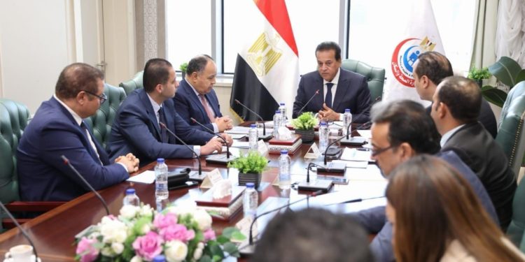 وزير الصحة: سرعة تأهيل المنشآت بالسويس وأسوان لبدء تشغيل "التأمين الشامل"