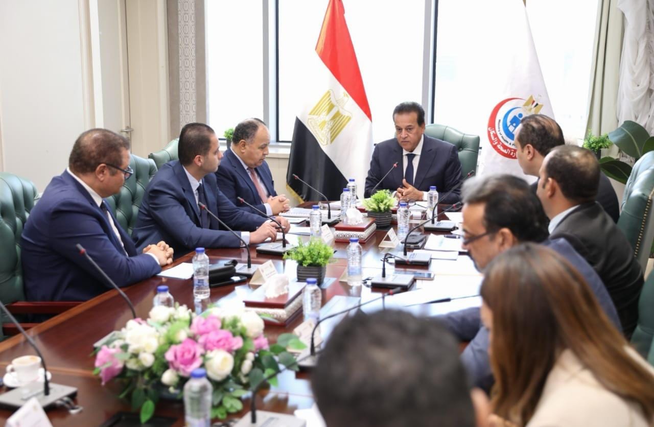 وزير الصحة: سرعة تأهيل المنشآت بالسويس وأسوان لبدء تشغيل "التأمين الشامل"