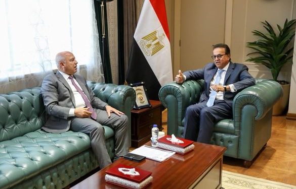 خالد عبدالغفار يستقبل الفريق كامل الوزير لبحث تشجيع مصانع الأدوية وتعظيم الاستثمارات في مجال توطين صناعة الأدوية والمستلزمات الطبية