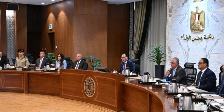 إجراءات حكومية لتيسير دخول وخروج المستثمرين والبضائع من وإلى سيناء