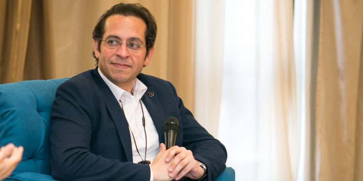 طارق القاضى، مؤسس "أليكس آنجلز"