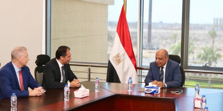 وزير الكهرباء والطاقة المتجددة