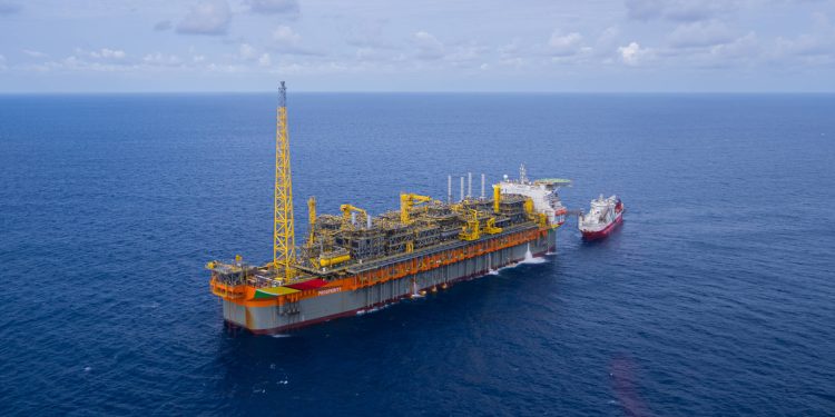 أكسون موبيل ؛ البترول