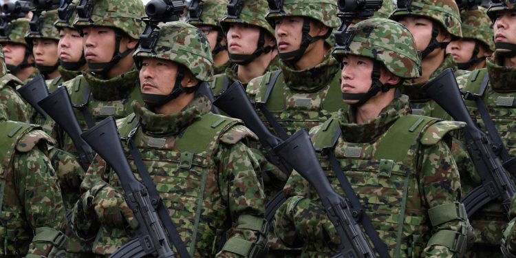 "الدفاع" اليابانية تعتزم طلب ميزانية قياسية وسط تزايد قوة الصين العسكرية