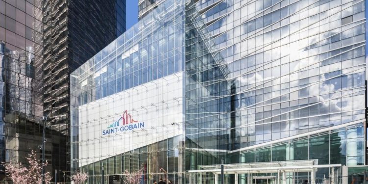 "سان جوبان" للزجاج