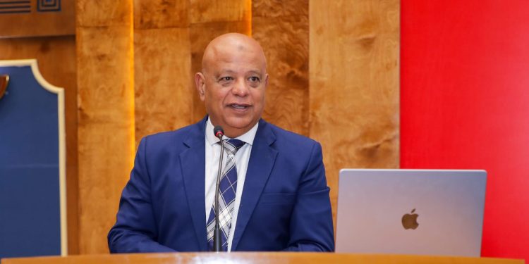 أحمد حواش، رئيس هيئة ميناء الإسكندرية