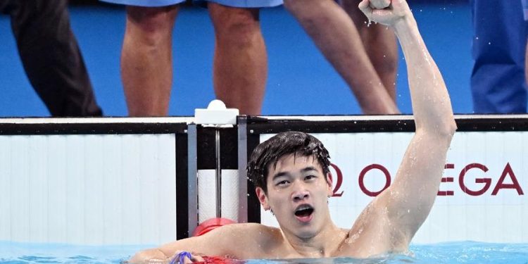 سباح صيني يحقق رقما قياسيا عالميا في أولمبياد باريس