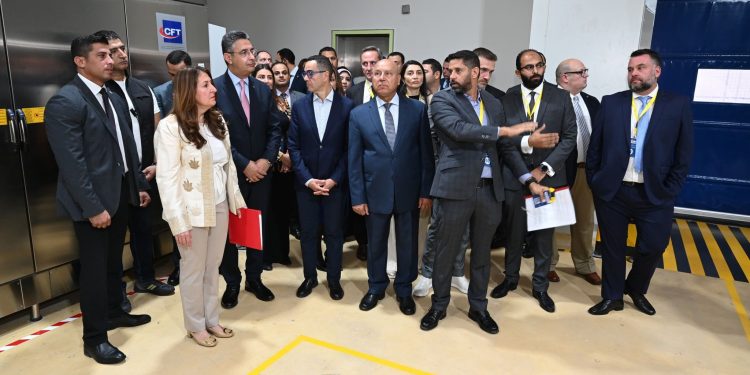 وزير الصناعة يفتتح توسعات مصنع القاهرة للصناعات الغذائية "كرافت هاينز"