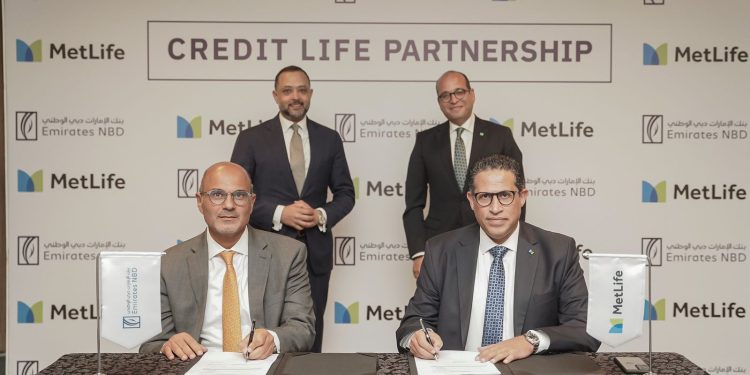 "الإمارات دبى الوطنى - مصر" يجدد الشراكة البنكية مع "متلايف لتأمينات الحياة"