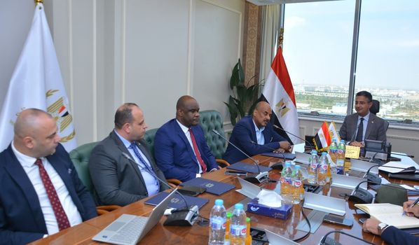 وزير التموين يبحث مع "المصرية السودانية"موقف التعاقدات من اللحوم