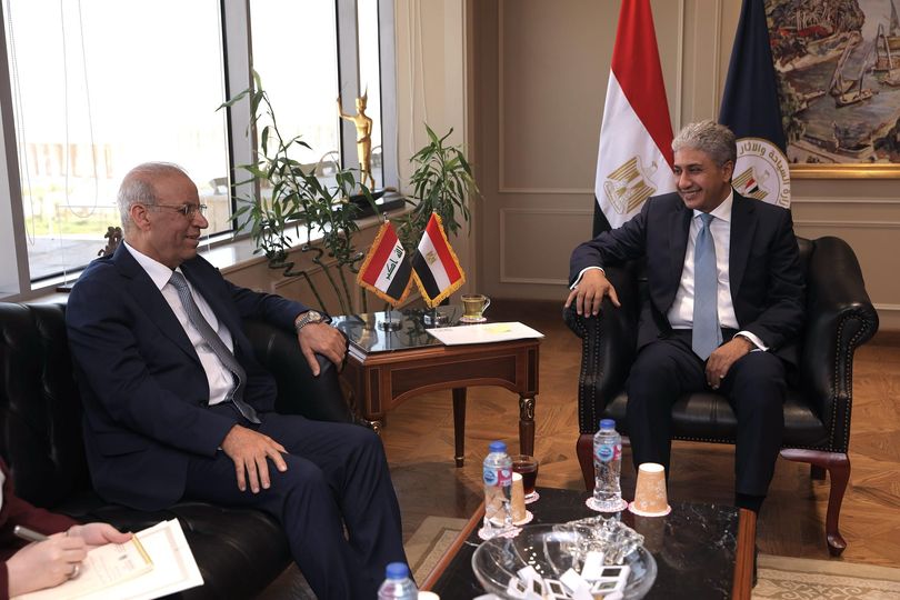وزير السياحة يبحث مع سفير العراق تعزيز التعاون 
