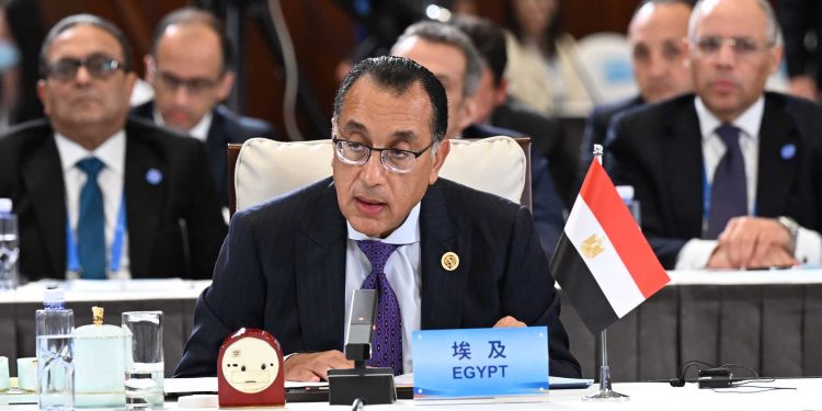 رئيس الوزراء: مصر تستهدف 7 ملايين عامل بقطاع الصناعة فى 2030