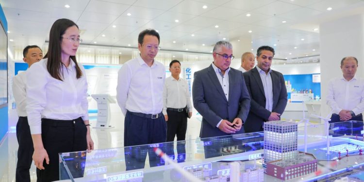 "اقتصادية قناة السويس" تبحث التعاون مع "بيفار" الصينية بمجالات الطاقة النظيفة