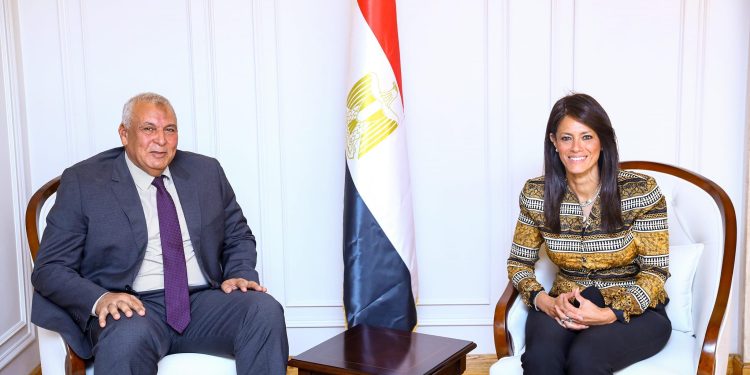 وزيرة التخطيط تتابع تنفيذ مشروعات الخطة الاستثمارية 2024-2025 بـ"الوادى الجديد"