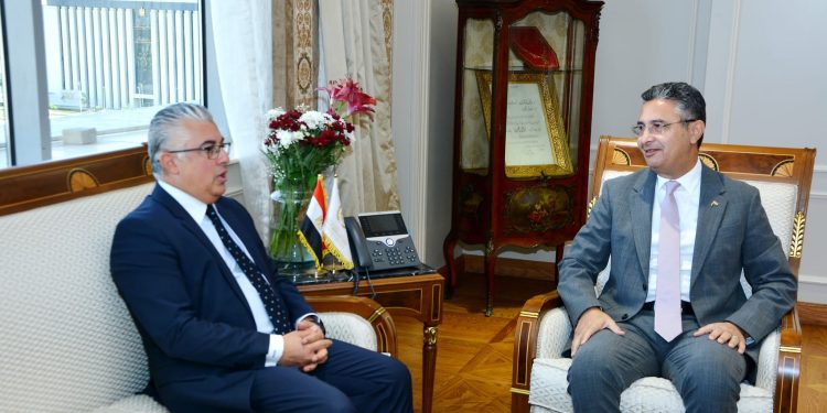 وزير التموين: تعزيز التعاون مع "اقتصادية قناة السويس" في ملف الصوامع