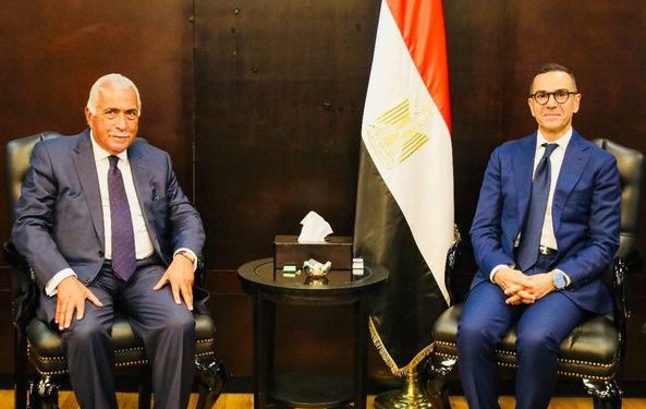 وزير الاستثمار يبحق مع "الغرفة الأمريكية" تعزيز العلاقات الاقتصادية