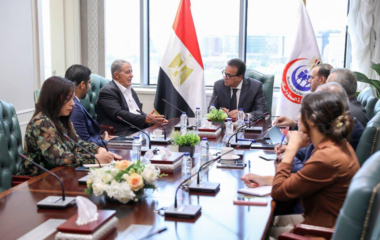 "الصحة" تبحث مع "المنصور" تعزيز استخدام التكنولوجيا بالقطاع الطبي