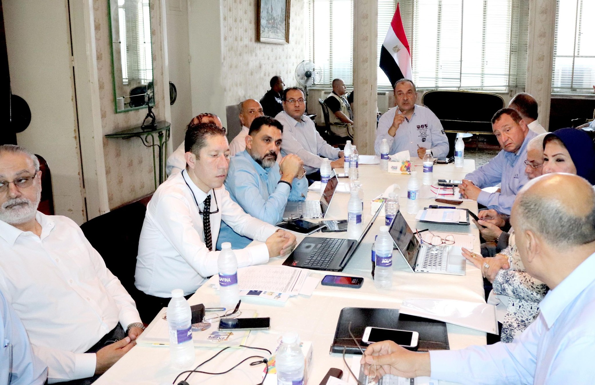 وزير قطاع الأعمال يوجه بسرعة إتمام مشروعات تطوير مصانع الغزل الحكومية