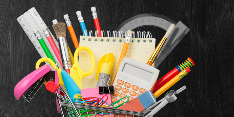المستلزمات المدرسية ؛ المدارس