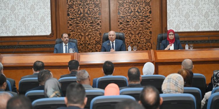 "الوزير": تشكيل جمعية للمستثمرين بكل منطقة صناعية لأعمال الإدارة والصيانة