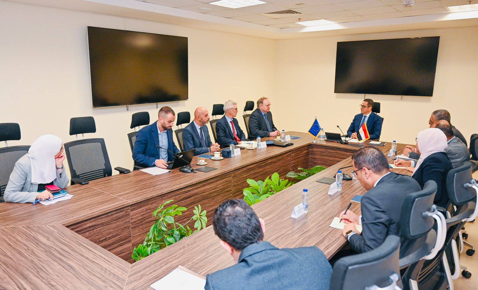 "الاستثمار" تناقش آلية تعديل حدود الكربون على واردات الاتحاد الأوروبي