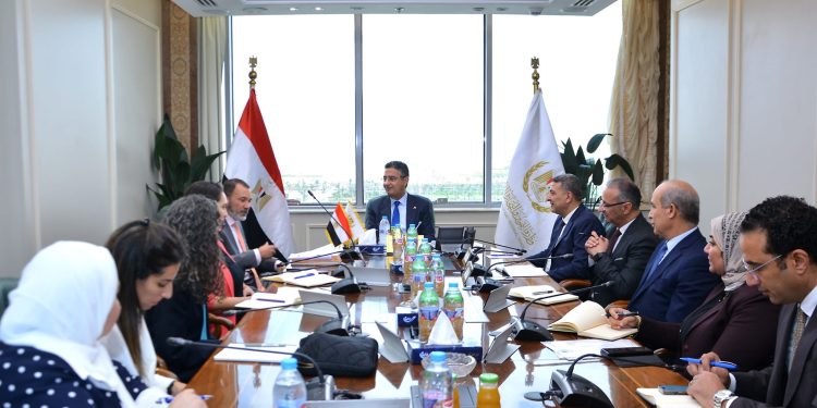 وزير التموين يبحث آليات التعاون مع البنك الدولي في ملف الدعم