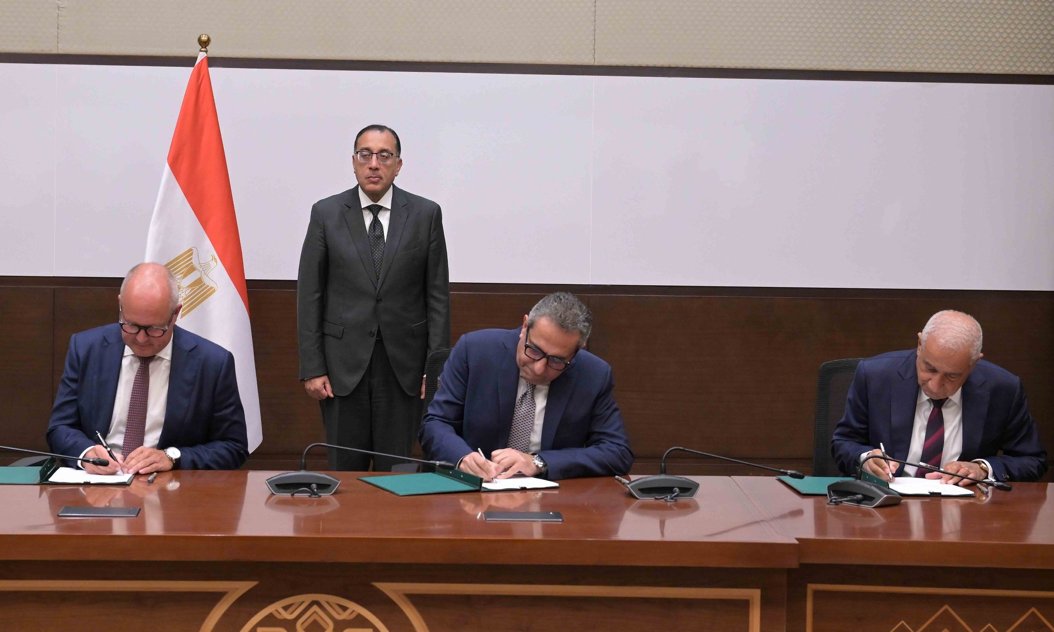 توقيع عقد تأسيس شركة مياه العاصمة الإدارية