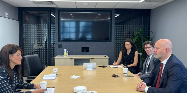 "التخطيط" تبحث التعاون مع "ماستركارد" لدعم التحول الرقمي وريادة الأعمال