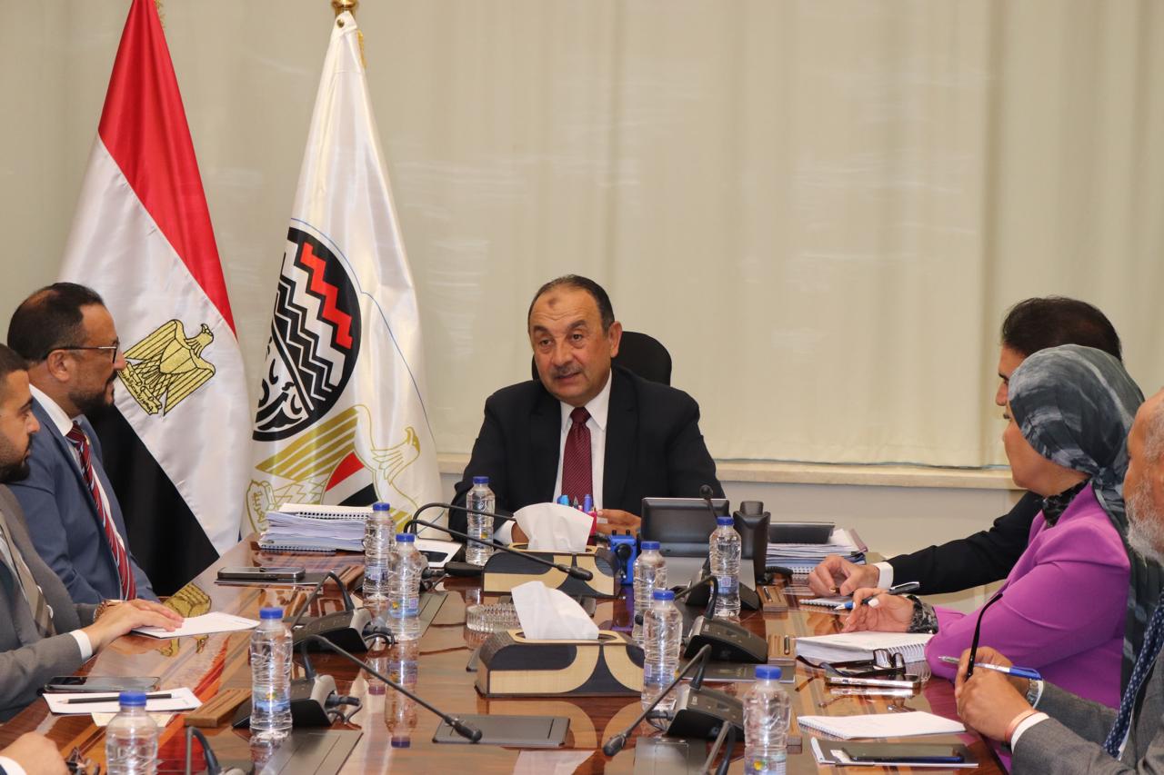 التعاون مع "مطورى القاهرة الجديدة" على مائدة "قطاع الأعمال"