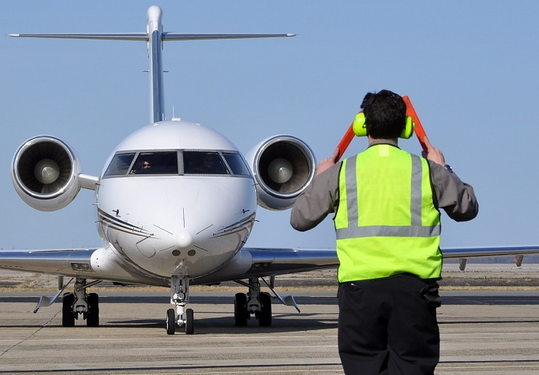 الفارس ؛ المطارات ؛ الطيران ؛ الطائرات