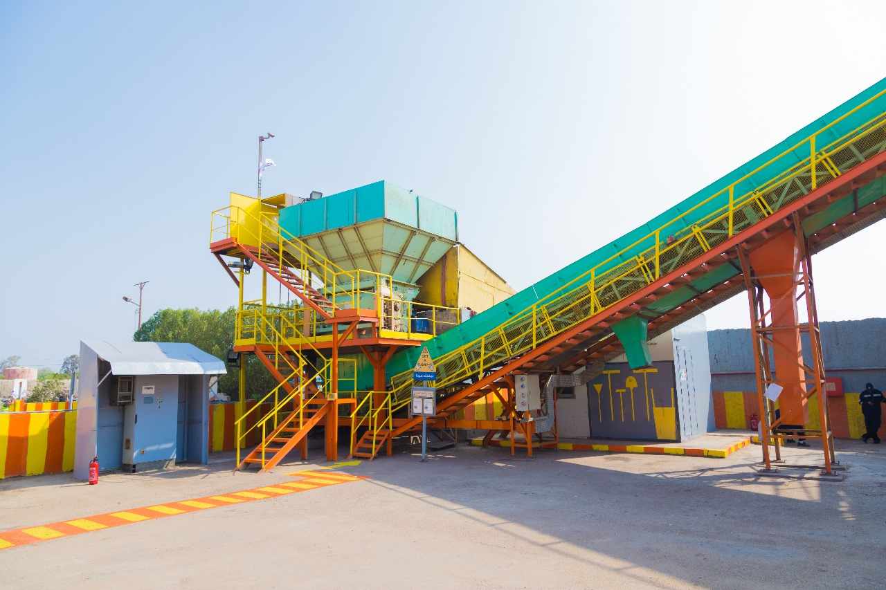 “سيمكس” توقع اتفاقية مع “أسيوط” لتدوير 7 آلاف طن مخلفات