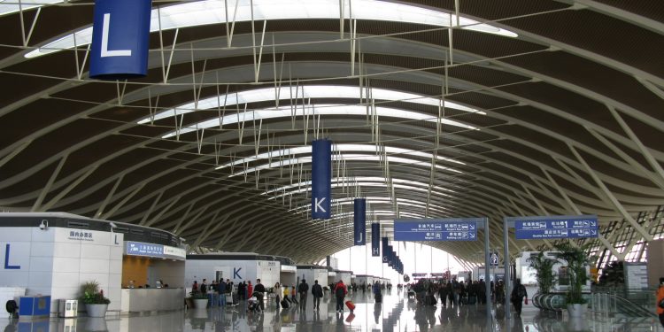 مطار شنجهاي