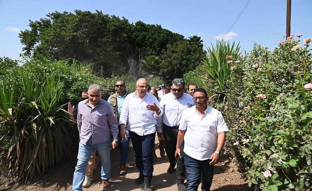 هاني سويلم وزير الموارد المائية والري المصري بزيارة لمحافظة القليوبية