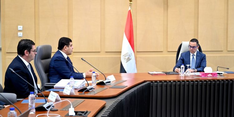 حسن الخطيب وزير الاستثمار والتجارة الخارجية