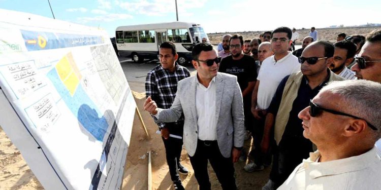 وزير الإسكان يتفقد تنفيذ وحدات "سكن لكل المصريين" فى "العلمين الجديدة"