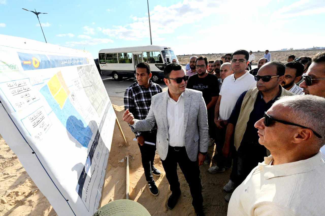 وزير الإسكان يتفقد تنفيذ وحدات "سكن لكل المصريين" فى "العلمين الجديدة"