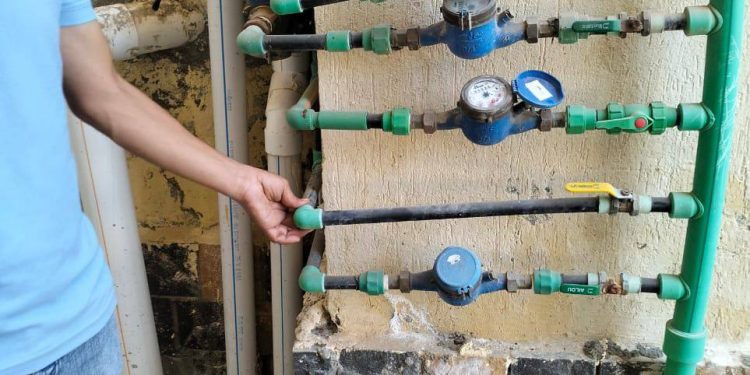 "الإسكان" تحارب وصلات المياه المخالفة بالمدن الجديدة