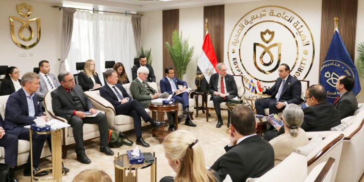 شركات سويدية تتطلع لتوسيع استثماراتها في القطاع الصحي بمصر