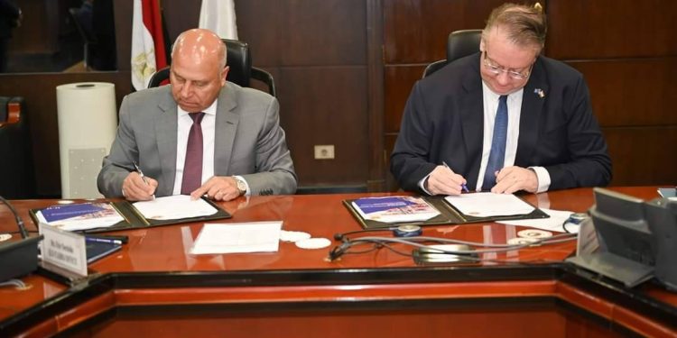 2.5 مليون يورو تمويل إيطالي لتنفيذ مشروع يدعم الإنتاج الصناعى في مصر