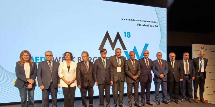 أحمد الوكيل: يجب التعاون للتغلب على التحديات التى تواجه منطقة البحر المتوسط