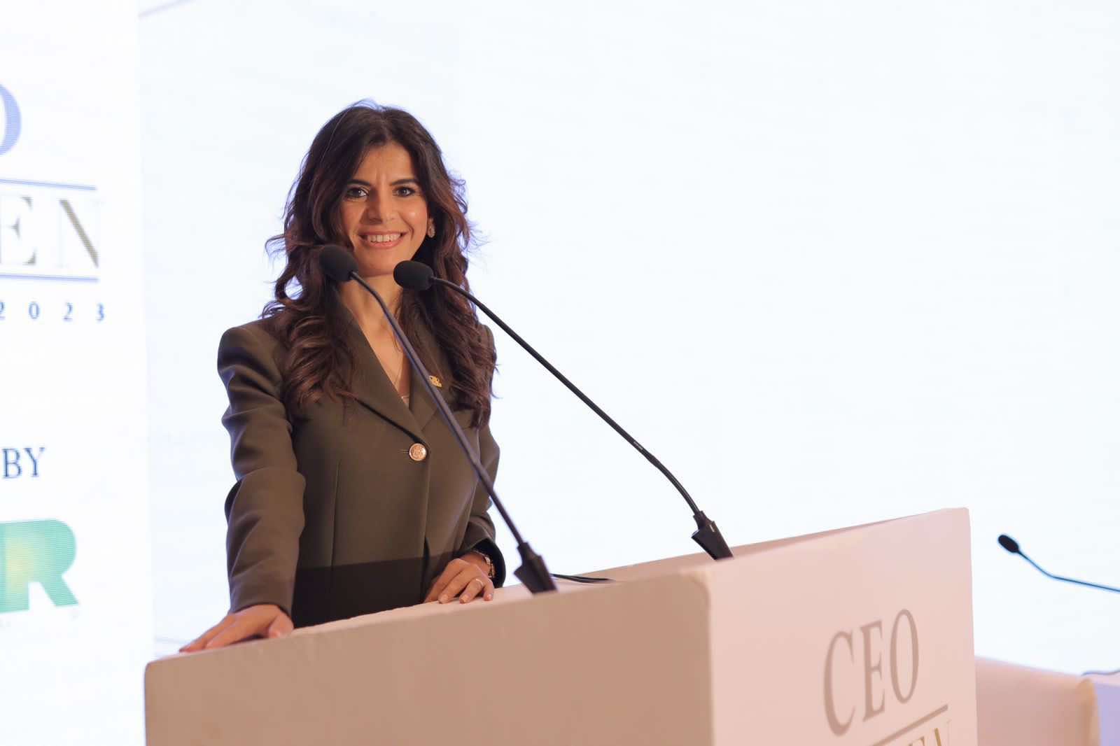 منى مراد المؤسس والرئيس التنفيذى لمؤتمر المديرات التنفيذيات CEO Women ولشركة أون إير جروب للاستثمار