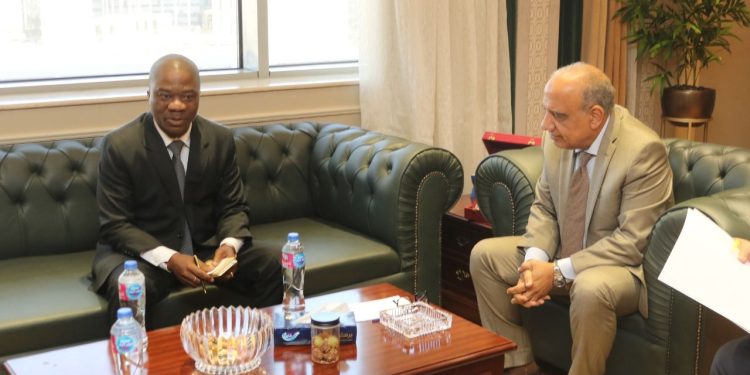 مصر وكوت ديفوار تبحثان تعزيز التعاون فى مجالات الكهرباء الطاقة المتجددة