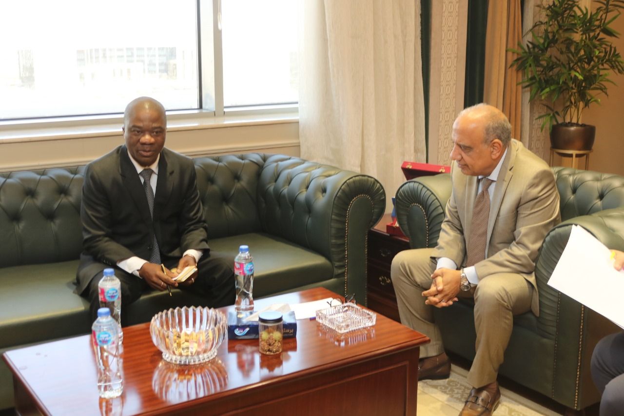 مصر وكوت ديفوار تبحثان تعزيز التعاون فى مجالات الكهرباء الطاقة المتجددة
